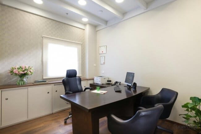 שולחן מנהל ליצירת רושם נכון במשרד שולחן מנהל ליצירת רושם נכון במשרד